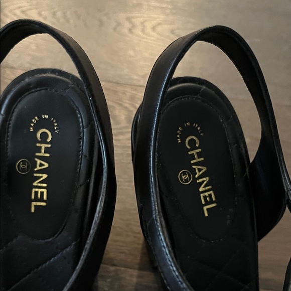 CHANEL Black Heels with Gold Accents - Picture 7 of 7